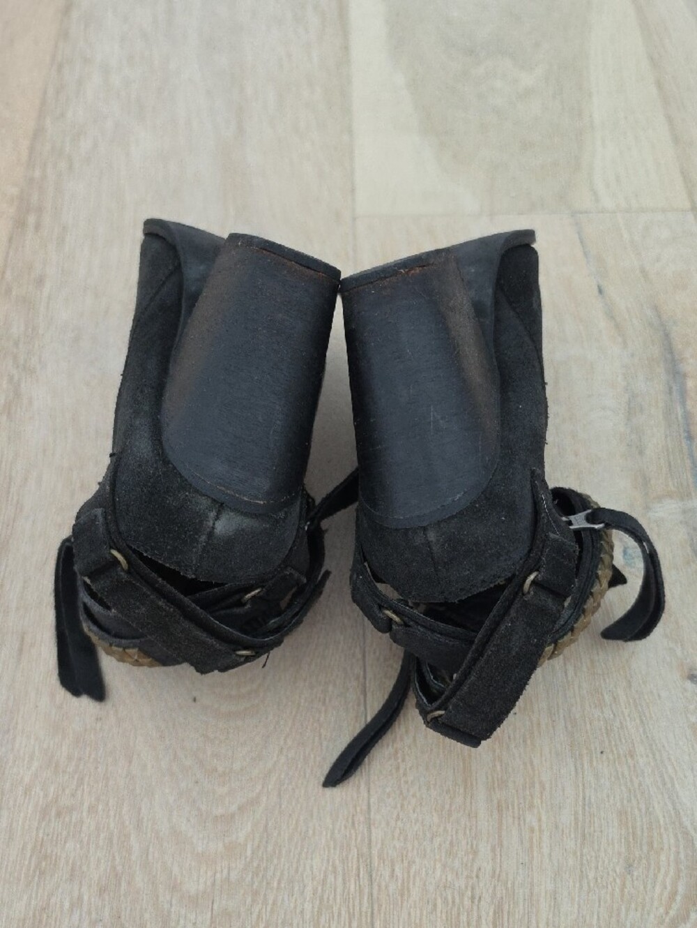 Kaanas Gobi Clog Bootie - Picture 9 of 12